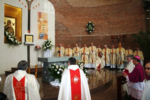 Архієпископ Мечислав Мокшицький здійснив чин посвячення нового храму у Львові.(ФОТО)